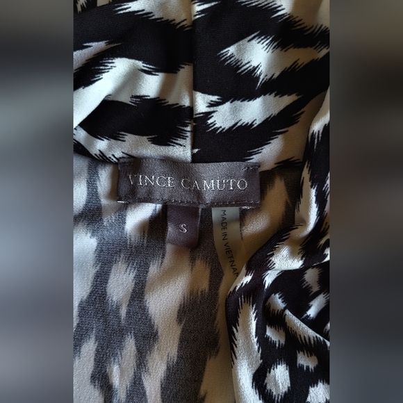 Vince Camuto black/white blouse size small - Picture 4 of 4
